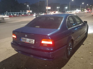 BMW 5 Series foto 4