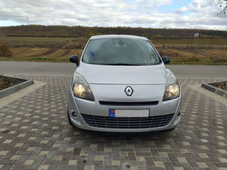 Renault Grand Scenic foto 3