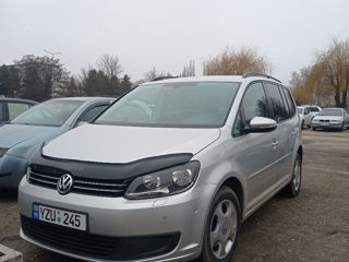 Volkswagen Touran foto 3