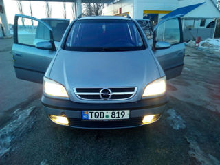 Opel Zafira foto 9