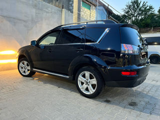 Mitsubishi Outlander foto 3