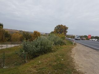 Se vinde teren de 3,6 ari pentru constructii la prima linie  al traseului  Chisinau-Hincesti. foto 4