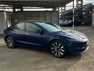 Tesla Model 3 foto 4