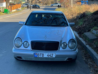 Mercedes E-Class foto 8