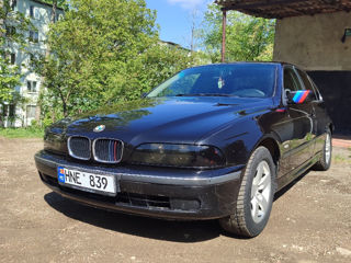 BMW 5 Series foto 2