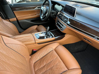 BMW 7 Series foto 8