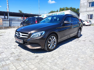 Mercedes C-Class foto 1