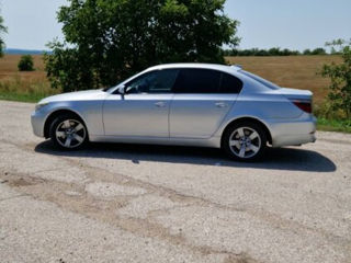 BMW 5 Series фото 0