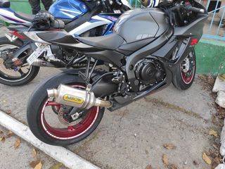 Suzuki GSX-R 600 foto 10