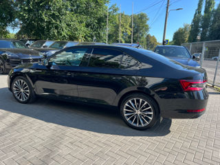 Skoda Superb foto 3