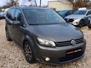 Volkswagen Touran foto 2