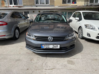 Volkswagen Jetta foto 2