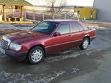 Mercedes Series (W124) foto 6