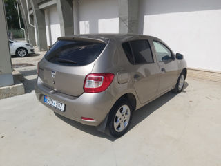 Dacia Sandero foto 2