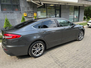 Ford Fusion foto 5