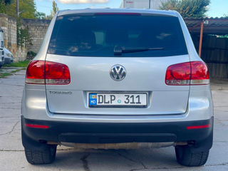 Volkswagen Touareg foto 2