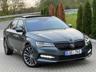 Skoda Superb foto 2