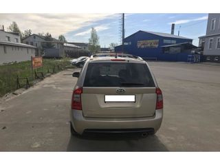 KIA Carens foto 8