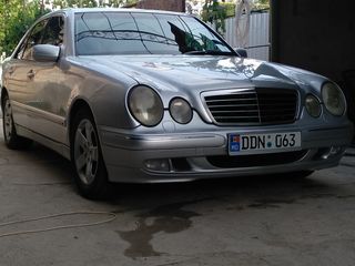 Mercedes E Class foto 3