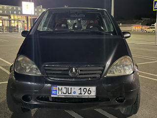 Mercedes A-Class foto 1