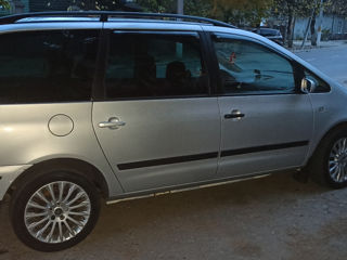 Volkswagen Sharan foto 7