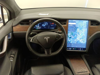 Tesla Model X foto 6