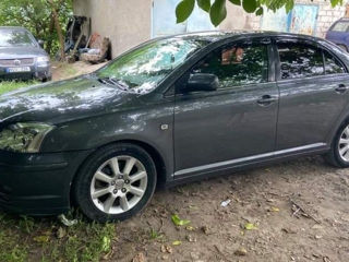 Toyota Avensis foto 2