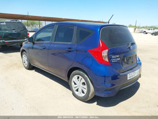 Nissan Versa foto 3