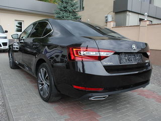 Skoda Superb foto 1