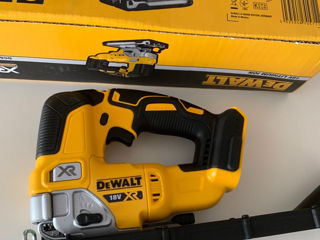 Лобзик аккумуляторный Dewalt 334 foto 3