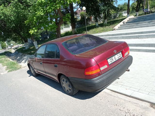 Toyota Carina foto 1