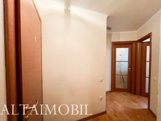 Apartament cu 3 camere, 100 m², Buiucani, Chișinău foto 9