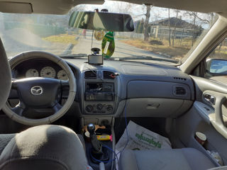 Mazda 323 foto 3