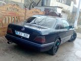 Mercedes Series (W124) foto 2