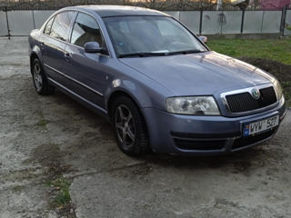 Skoda Superb foto 3