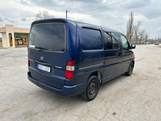 Toyota Hiace foto 4