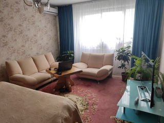 Apartament cu 3 camere, 84 m², Botanica, Chișinău foto 1