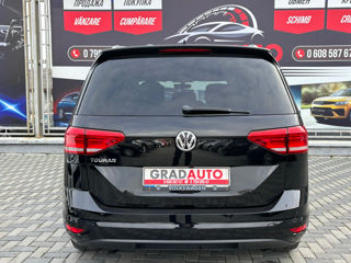 Volkswagen Touran foto 4