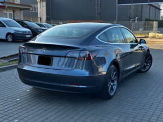 Tesla Model 3 foto 6