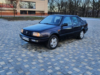 Volkswagen Vento foto 2