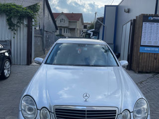 Mercedes E-Class foto 2