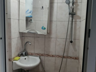 Apartament cu 2 camere, 33 m², Botanica, Chișinău foto 3