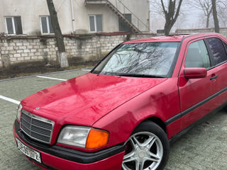 Mercedes C-Class foto 4