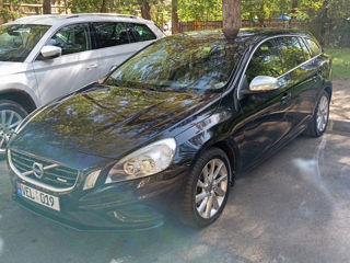 Volvo V60 foto 1