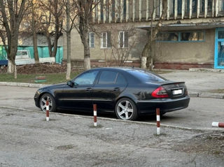 Mercedes E-Class foto 2