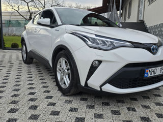 Toyota C-HR foto 2