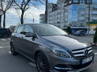 Mercedes B-Class foto 2