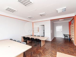 Chirie oficiu, 55 mp, reparație, str. Alba Iulia, 285 € ! foto 2