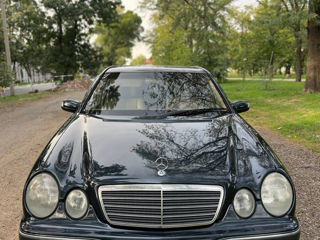 Mercedes E-Class foto 3