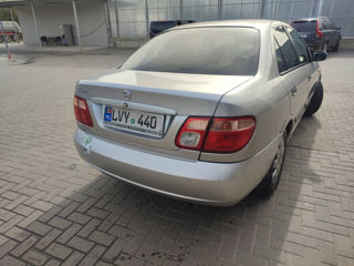 Nissan Almera foto 4